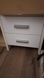 Bed met nachtkastje.  Lattenbodem electrisch  verstelbaar, Huis en Inrichting, Slaapkamer | Nachtkastjes, Ophalen of Verzenden