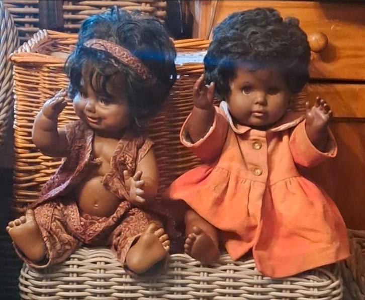 Poppen zeldzame pop schildpad schildkrot doll donkere zwart, Verzamelen, Poppen, Zo goed als nieuw, Pop, Ophalen of Verzenden