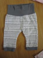 Feetje - grijs/wit bedrukt broekje maat 62, Broekje, Ophalen of Verzenden, Zo goed als nieuw, Feetje