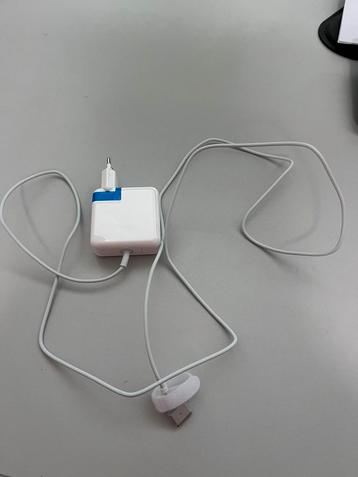 Oplader macbook beschikbaar voor biedingen