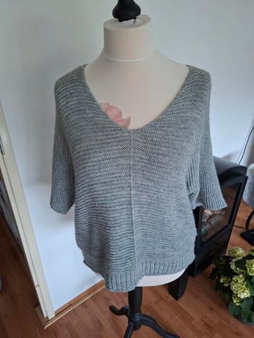 Grijze trui Made in Italy - Nieuwstaat beschikbaar voor biedingen