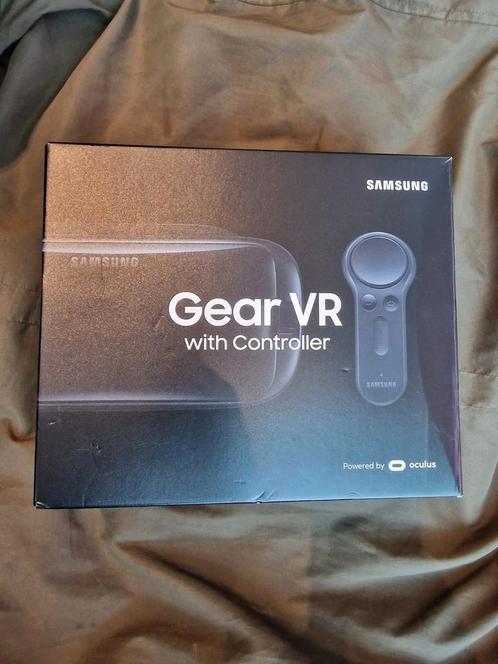 samsung gear VR met controller, Spelcomputers en Games, Virtual Reality, Zo goed als nieuw, Telefoon, VR-bril, Ophalen