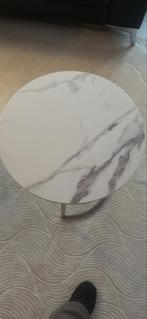 Stijlvolle Bijzettafel met Marmerlook, Huis en Inrichting, Tafels | Bijzettafels, Minder dan 55 cm, Metaal of Aluminium, Rond