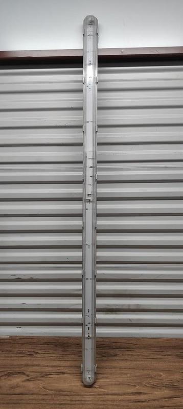 Tl-armatuur spuitwaterdicht 1x58 watt
 beschikbaar voor biedingen