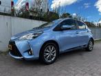 Toyota Yaris 1.5 Hybrid Design Sport/AUTOMAAT/NAVI/CAMERA/CR, Gebruikt, 4 cilinders, Blauw, Parkeercamera