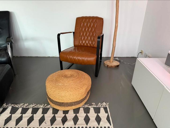 Fauteuil cognac bruin met poef, Huis en Inrichting, Fauteuils, Gebruikt, 50 tot 75 cm, 75 tot 100 cm, Ophalen