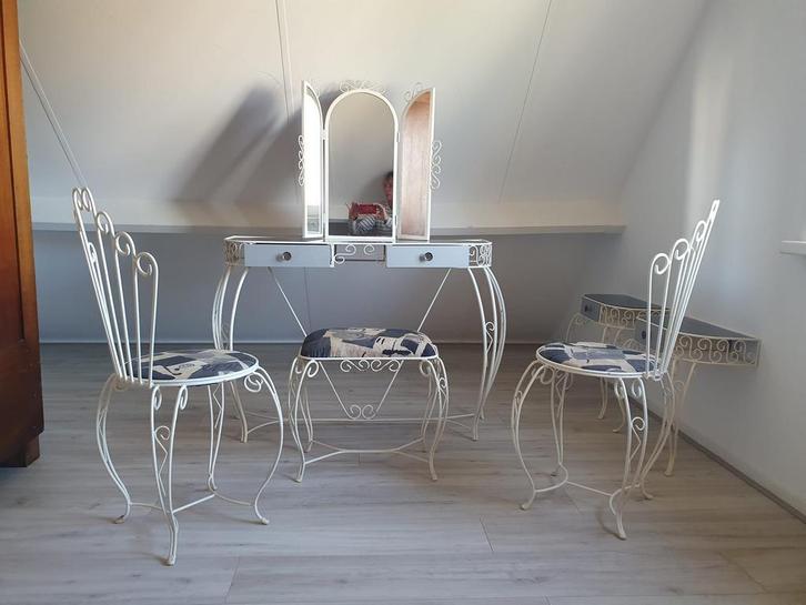 Toilettafel complete set. Hand made. Bieden naar waarde., Huis en Inrichting, Tafels | Kaptafels, Zo goed als nieuw, 100 tot 150 cm