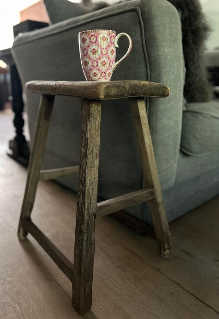 Oud Chinees houten krukje sober sleets imperfect, Antiek en Kunst, Curiosa en Brocante, Ophalen of Verzenden