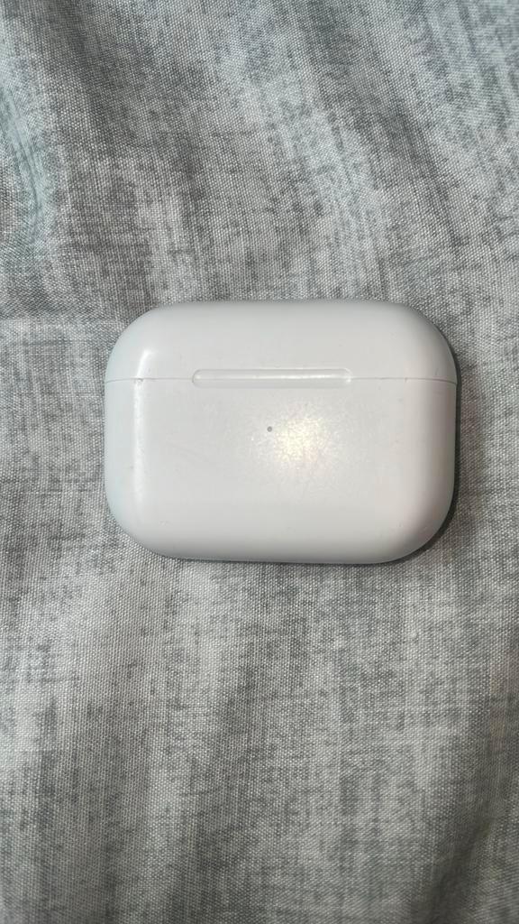 Airpods pro 2.  1e generatie, Telecommunicatie, Mobiele telefoons | Oordopjes, Gebruikt, In gehoorgang (in-ear), Bluetooth, Ophalen