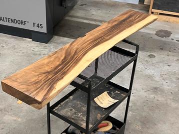Wandplank suar hout 117x20x5,5 cm, blinde bevestiging beschikbaar voor biedingen