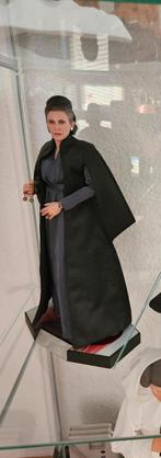 Star Wars Hot Toys Leia Organa Episode VIII, Ophalen of Verzenden, Zo goed als nieuw, Actiefiguurtje