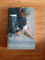 Ineke Albers - De god van het lopen, Ophalen of Verzenden, Nieuw, Ineke Albers