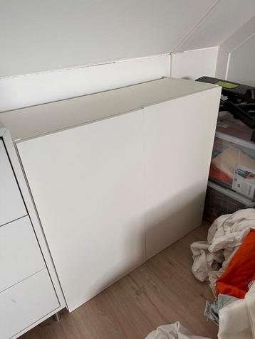 IKEA kast met deuren