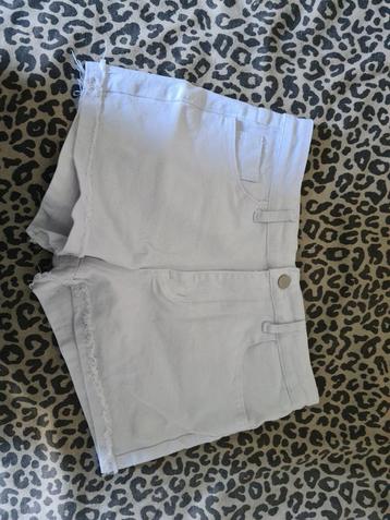 Dames kleding  beschikbaar voor biedingen