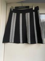 Nikkie rok zwart met wit, Kleding | Dames, Rokken, Zwart, Maat 42/44 (L), Ophalen of Verzenden, Zo goed als nieuw