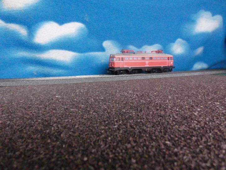 Grasmat schors, geschikt voor oneffen bodem rotsen / bedding, Hobby en Vrije tijd, Modeltreinen | H0, Nieuw, Ophalen of Verzenden