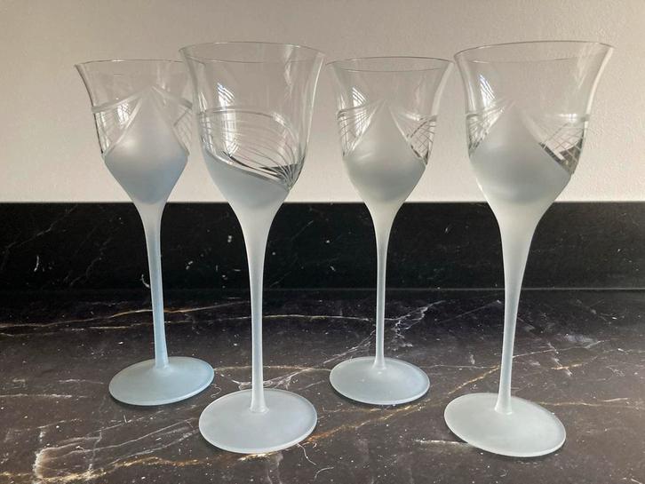 Art Deco kristal wijnglazen gegraveerd en witmatglas design, Antiek en Kunst, Antiek | Glas en Kristal, Ophalen of Verzenden