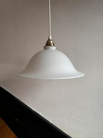 Vintage Frans melkglas opaline wit hanglamp lampenkap hoedje beschikbaar voor biedingen