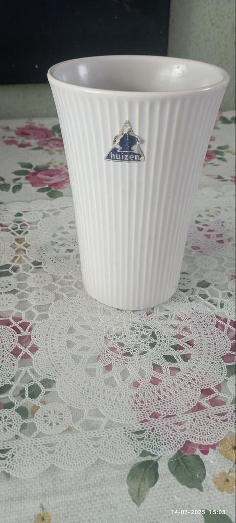 Vintage de driehoek huizen pastel vaas ultra lichtblauw, Huis en Inrichting, Woonaccessoires | Vazen, Zo goed als nieuw, Blauw