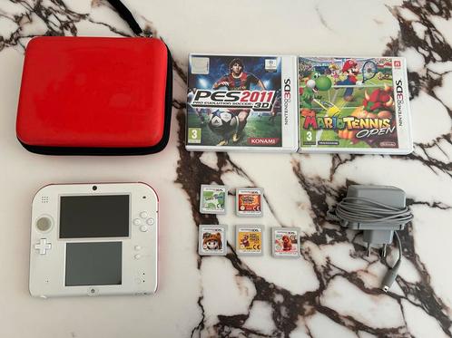 Nintendo 2DS Wit + Hoes, Oplader & Games, Spelcomputers en Games, Spelcomputers | Nintendo 2DS en 3DS, Zo goed als nieuw, 2DS
