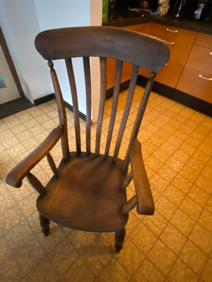 Antieke Engelse stoel met armleuningen, Huis en Inrichting, Stoelen, Gebruikt, Eén, Hout, Bruin, Ophalen of Verzenden