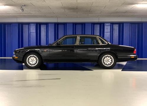 Jaguar XJ 3.2 Executive V8 2000 Zwart/Zwart taxatie €18500, Auto's, Jaguar, Particulier, XJ, ABS, Airbags, Airconditioning, Alarm