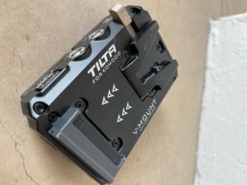 Tilta Dual Canon BP to V-Mount Battery Plate Adapter RED beschikbaar voor biedingen