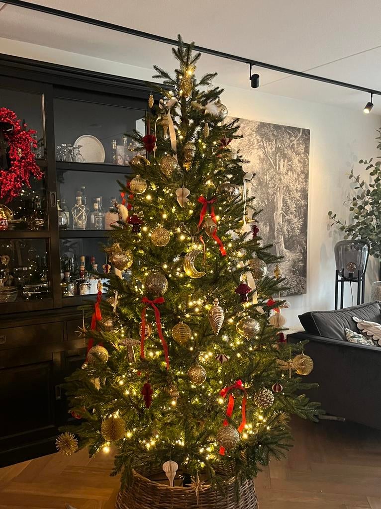 Kunstkerstboom Black Box 230 hoog, Ophalen, Zo goed als nieuw