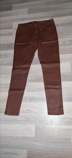 44)Te koop nieuw bruine leatherlook broek ongv.maat 42/44, Bruin, Maat 42/44 (L), Nieuw, Ophalen of Verzenden