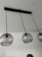 Hanglamp 3 bollen. Grijzige glas., Huis en Inrichting, Lampen | Hanglampen, Ophalen, Zo goed als nieuw, Glas, Minder dan 50 cm