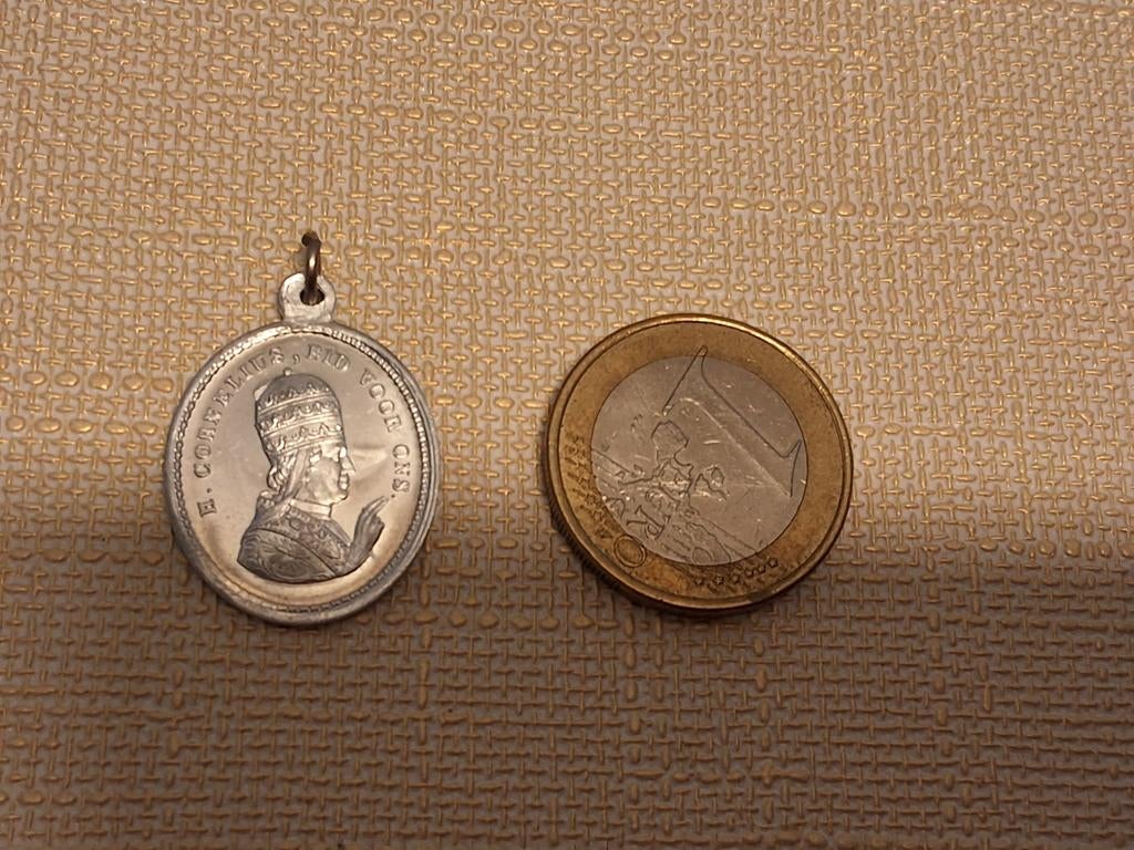 Antieke Sint Cornelius Medaille Hanger, Ophalen of Verzenden