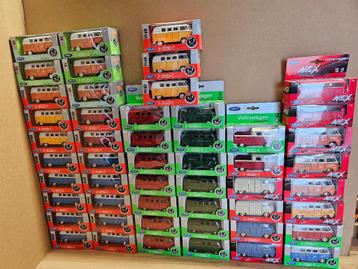 51 x VW Bussen schaal 1/34 Volkswagen Bus in doosjes Welly beschikbaar voor biedingen