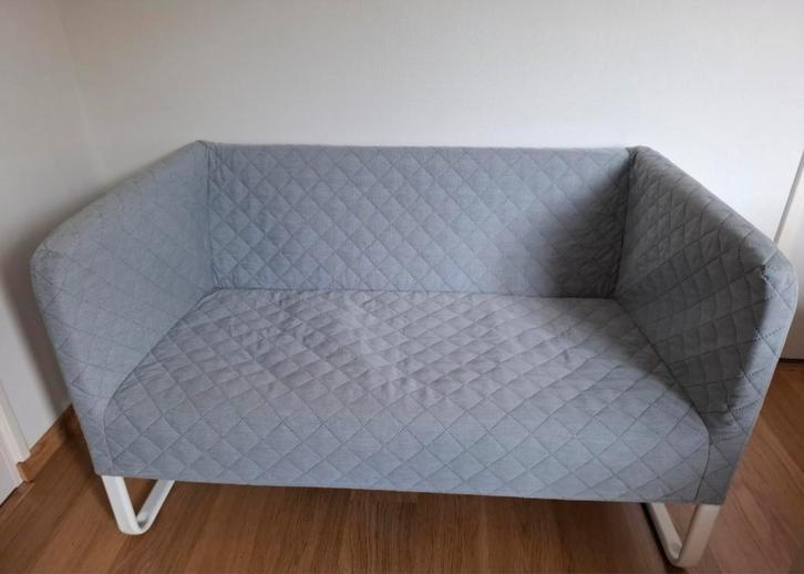 IKEA Knopparp Bankje Lichtgrijs, Huis en Inrichting, Banken | Bankstellen, Zo goed als nieuw, Rechte bank, Tweepersoons, Ophalen