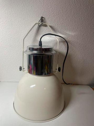 Industrie Lamp beschikbaar voor biedingen