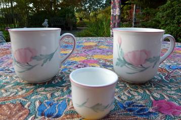 Villeroy & Boch Melody Klaprozen 2 Mokken + 1 Eierdop  beschikbaar voor biedingen