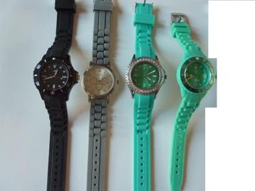 8 kinder horloges. beschikbaar voor biedingen