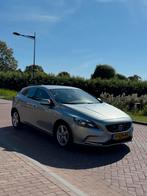 Volvo V40 D2 1.6 Powershift 2014 Grijs, Auto's, 4 cilinders, 700 kg, Origineel Nederlands, 26 km/l