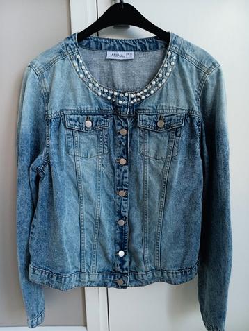 Mooi spijkerjack met glitter,parels.  beschikbaar voor biedingen