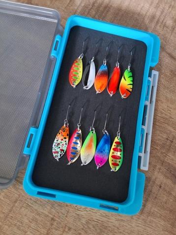 Storeboxen met hardbaits beschikbaar voor biedingen