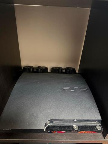 PlayStation 3 met games en 2 controllers beschikbaar voor biedingen