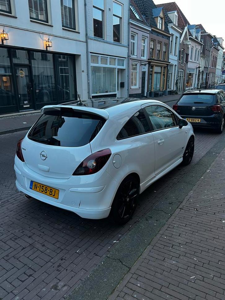 Opel Corsa 1.4 16V 3D 2010 Wit 168.000 km, Auto's, Opel, Particulier, Corsa, Benzine, B, Hatchback, Handgeschakeld, Geïmporteerd