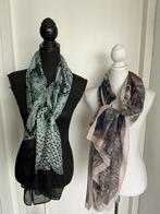 2 nieuwe Sjaals 90x180 leuk print groen en taupe blauw tint, Maat 42/44 (L), Nieuw, Ophalen of Verzenden, Sjaal