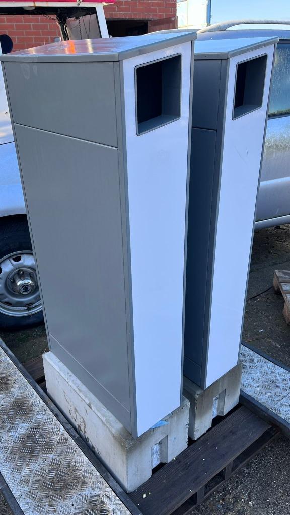 Nieuwe design buitenprullenbakken, Huis en Inrichting, Woonaccessoires | Prullenbakken, Nieuw, Metaal, 50 tot 75 cm, 30 tot 40 liter