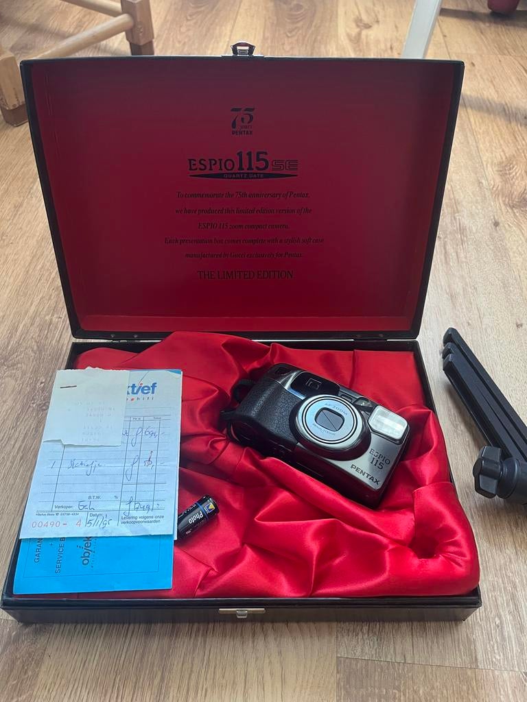 Pentax Espio 115SE Limited Edition Camera met speciale doos, Audio, Tv en Foto, Fotocamera's Analoog, Ophalen of Verzenden, Zo goed als nieuw