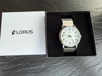 Dames horloge zilver beschikbaar voor biedingen