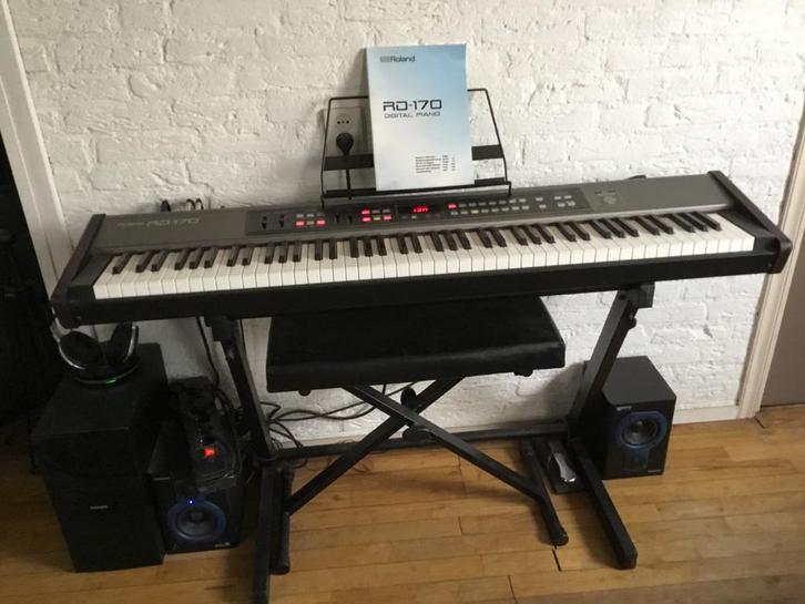 Roland RD-170 digitale piano in prima staat + accessoires, Muziek en Instrumenten, Keyboards, Zo goed als nieuw, 88 toetsen, Roland