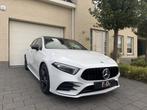 Mercedes-Benz A-Klasse 180 AMG Aut Panoramadak Nightpakket W, Auto's, 136 pk, Gebruikt, Zwart, Wit