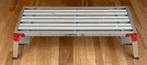 Altrex mini steiger 109 cm br  X 34 cm ,46 cm hoog  zitbank, Ophalen, Zo goed als nieuw, Rolsteiger of Kamersteiger, Minder dan 2 meter