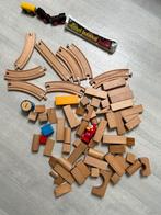 Houten treinbaan en blokken met treintjes van ikea, Kinderen en Baby's, Speelgoed | Houten speelgoed, Verzenden, Zo goed als nieuw