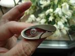mooie echt zilveren broche karl laine finland gemerkt, Sieraden, Tassen en Uiterlijk, Met kristal, Ophalen of Verzenden, Zo goed als nieuw